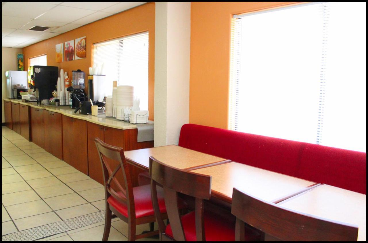 Hotel Ramada By Wyndham Tucson Airport à Drexel Heights Extérieur photo