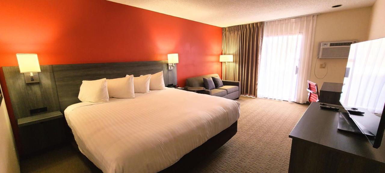 Hotel Ramada By Wyndham Tucson Airport à Drexel Heights Extérieur photo