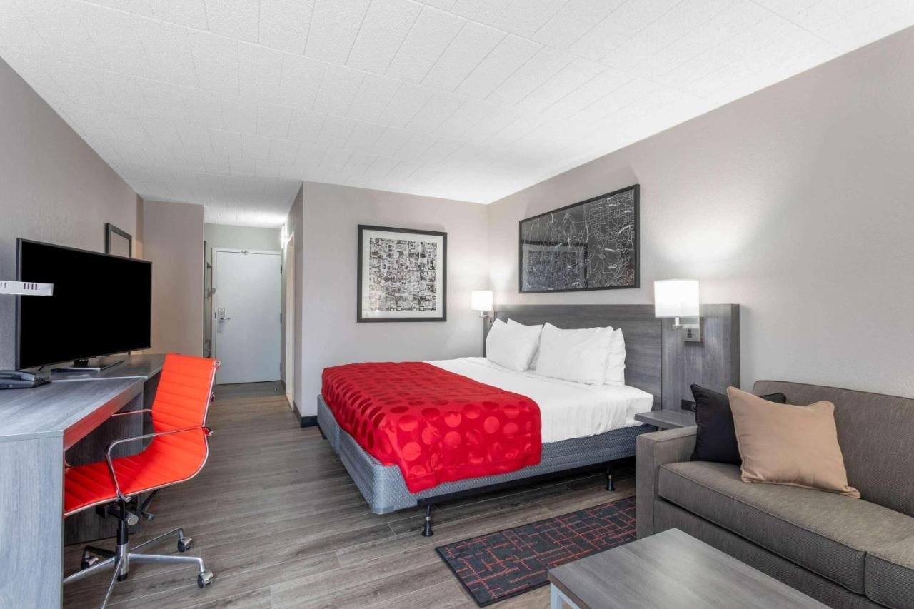 Hotel Ramada By Wyndham Tucson Airport à Drexel Heights Extérieur photo