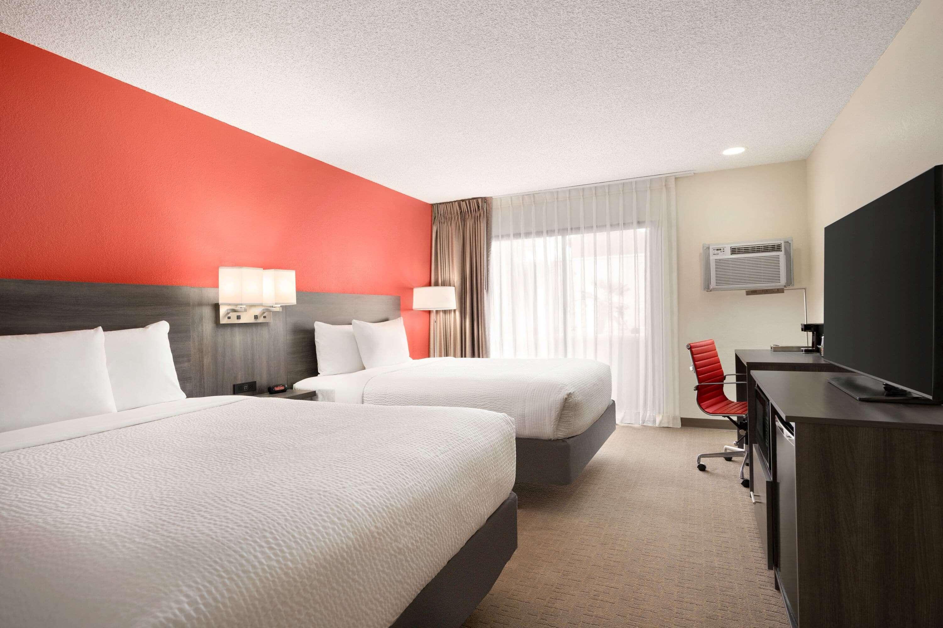 Hotel Ramada By Wyndham Tucson Airport à Drexel Heights Extérieur photo