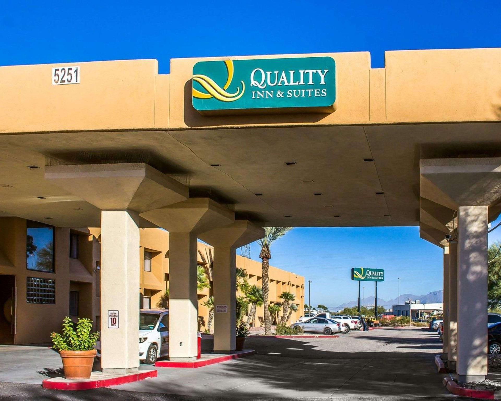 Hotel Ramada By Wyndham Tucson Airport à Drexel Heights Extérieur photo