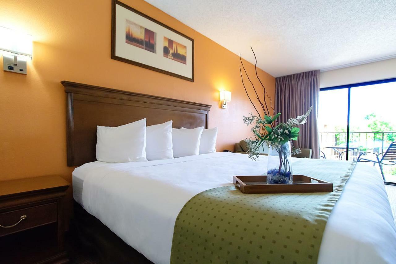 Hotel Ramada By Wyndham Tucson Airport à Drexel Heights Extérieur photo